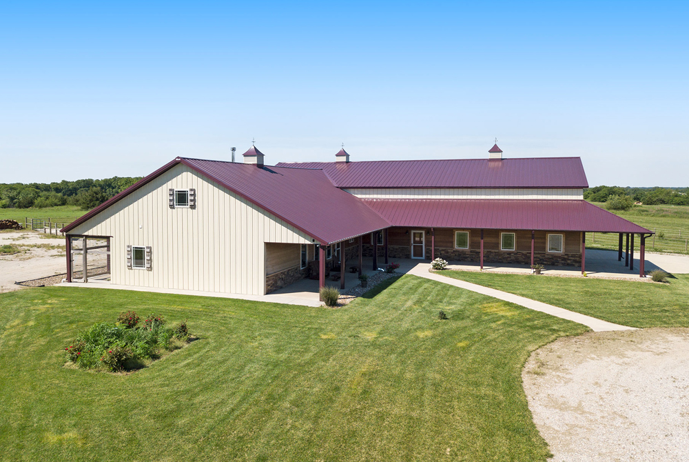 Living in a Barndominium! BarndoF